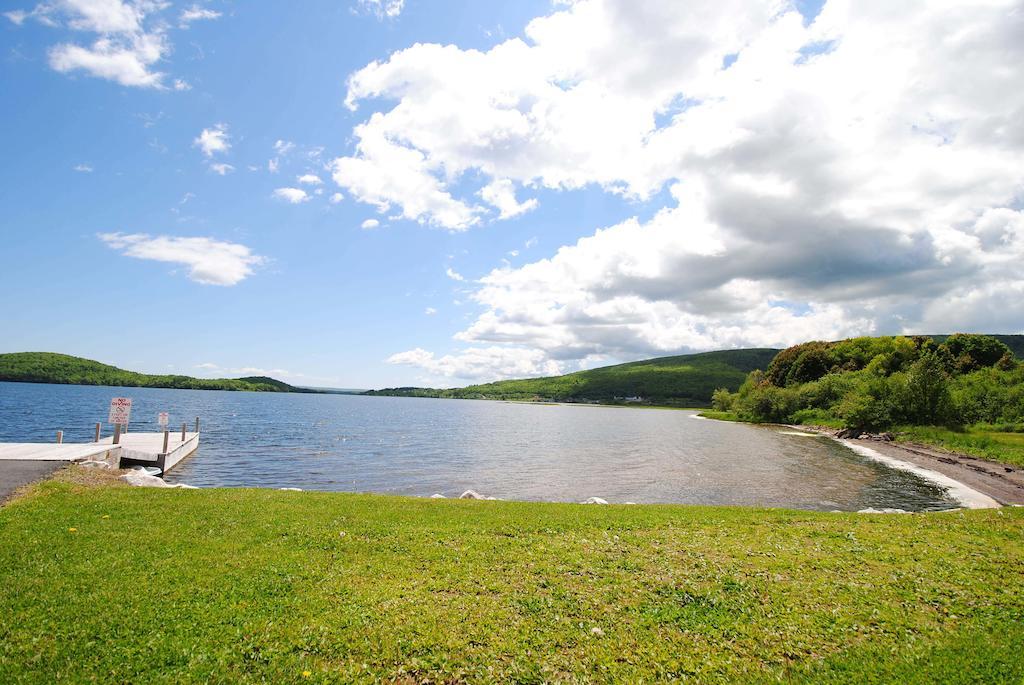 Keltic Quay Cottages & Bayfront Lodge Whycocomagh Номер фото