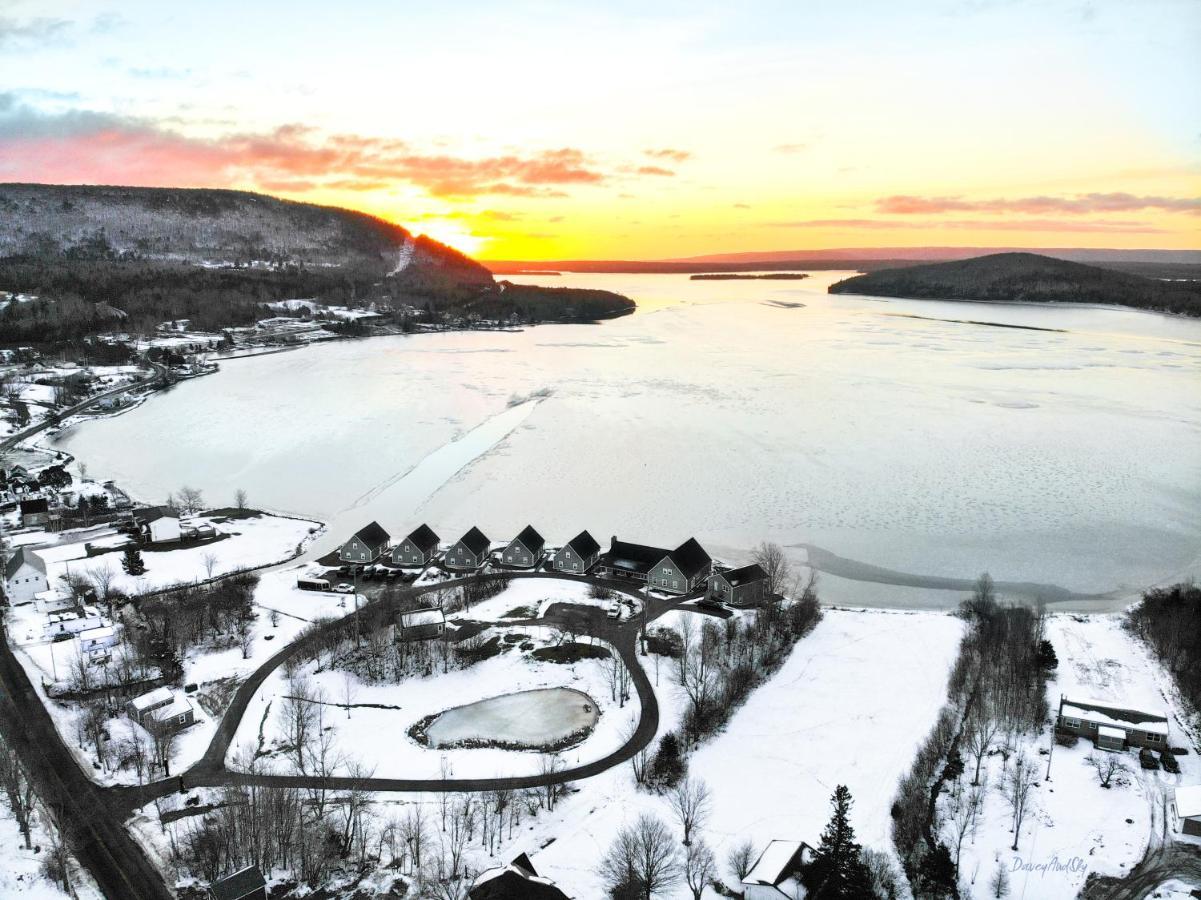 Keltic Quay Cottages & Bayfront Lodge Whycocomagh Экстерьер фото